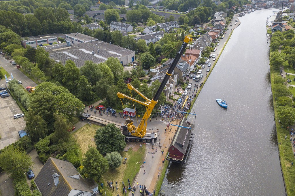 Woonboot verplaatsen in Leidschendam