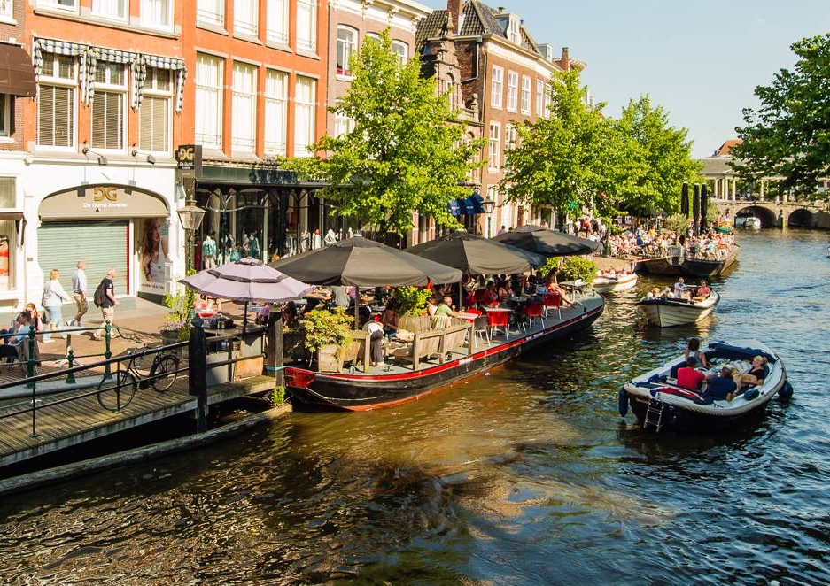 Terrasboot huren Bakker Waterwerken